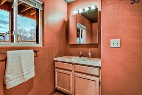 4brfireplace & Mountain Viewsdog-friendly & Hiking Nearby!
