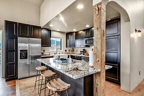 4brfireplace & Mountain Viewsdog-friendly & Hiking Nearby!