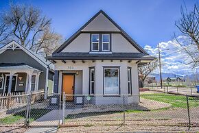 3BD Downtown Modern Victorian W/hot Tub, Park & Lake!