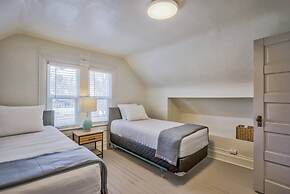 3BD Downtown Modern Victorian W/hot Tub, Park & Lake!