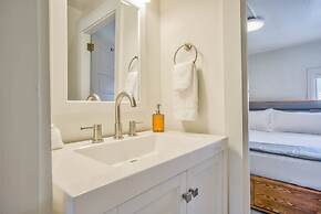 3BD Downtown Modern Victorian W/hot Tub, Park & Lake!