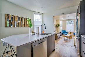 3BD Downtown Modern Victorian W/hot Tub, Park & Lake!