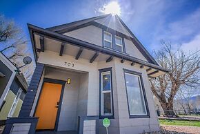 3BD Downtown Modern Victorian W/hot Tub, Park & Lake!