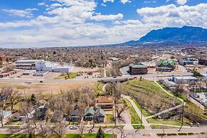 3BD Downtown Modern Victorian W/hot Tub, Park & Lake!