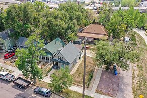 3BD Downtown Modern Victorian W/hot Tub, Park & Lake!