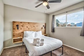 2brclose To Hiking & Garden of Godsbose Surround Sound Pet-friendly