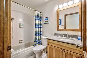 5BD Mountain Getawayhot Tub & Foosball