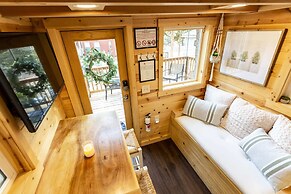 Tiny House! Hot Tub! Pikes Peak & AC
