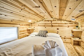 Tiny House! Hot Tub! Pikes Peak & AC