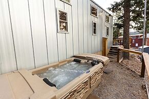 Tiny House! Hot Tub! Pikes Peak & AC