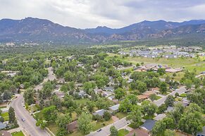 4brbroadmoor Retreathottub, Firepit, Near Trails