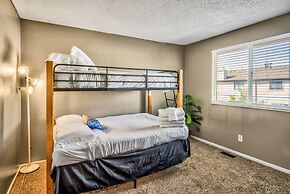 4 BR Country Home In Suburbs W/trails & Parks