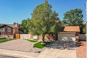 4 BR Country Home In Suburbs W/trails & Parks