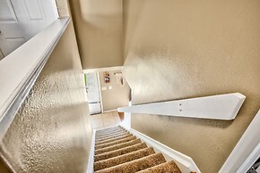 4 BR Country Home In Suburbs W/trails & Parks