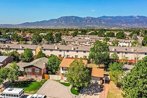 4 BR Country Home In Suburbs W/trails & Parks