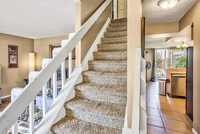 4 BR Country Home In Suburbs W/trails & Parks