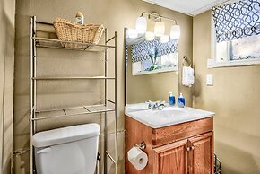 4 BR Country Home In Suburbs W/trails & Parks