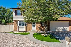 4 BR Country Home In Suburbs W/trails & Parks