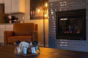 3BR Mtn Viewsluxury Townhomecentral Locationac