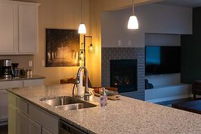 3BR Mtn Viewsluxury Townhomecentral Locationac