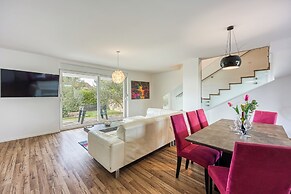 Amazing Pool Villa Nika