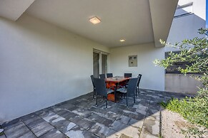 Amazing Pool Villa Nika