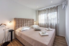 Amazing Pool Villa Nika