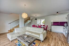 Amazing Pool Villa Nika