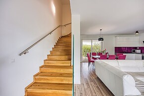 Amazing Pool Villa Nika