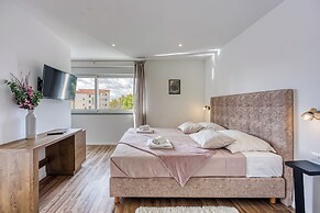 Amazing Pool Villa Nika