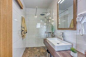 Amazing Pool Villa Nika