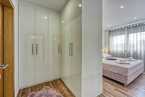 Amazing Pool Villa Nika