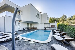 Amazing Pool & Relax Villa Loreta