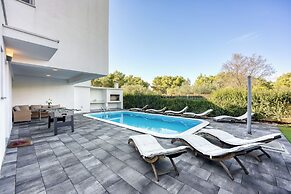 Amazing Pool & Relax Villa Loreta