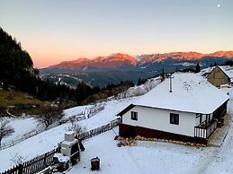 Charming Traditional House in a Pristine Location