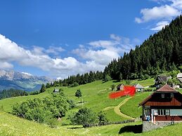 Charming Traditional House in a Pristine Location