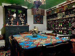 Charming Traditional House in a Pristine Location