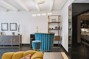 Skylark, Aluma Hotel & Resort