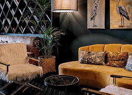 Skylark, Aluma Hotel & Resort