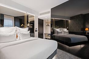 Skylark, Aluma Hotel & Resort