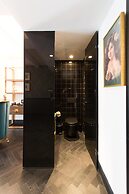 Skylark, Aluma Hotel & Resort