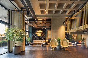 Skylark, Aluma Hotel & Resort