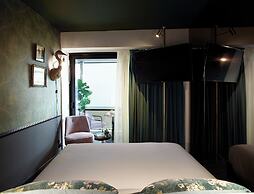 Skylark, Aluma Hotel & Resort