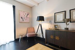 Skylark, Aluma Hotel & Resort