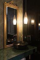 Skylark, Aluma Hotel & Resort