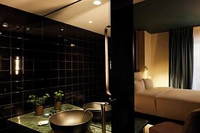 Skylark, Aluma Hotel & Resort