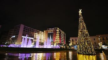 Skylark, Aluma Hotel & Resort