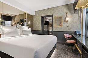 Skylark, Aluma Hotel & Resort
