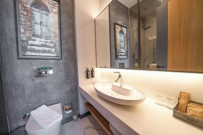 The Norm Collection Door'a Bodrum