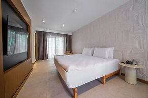 The Norm Collection Door'a Bodrum